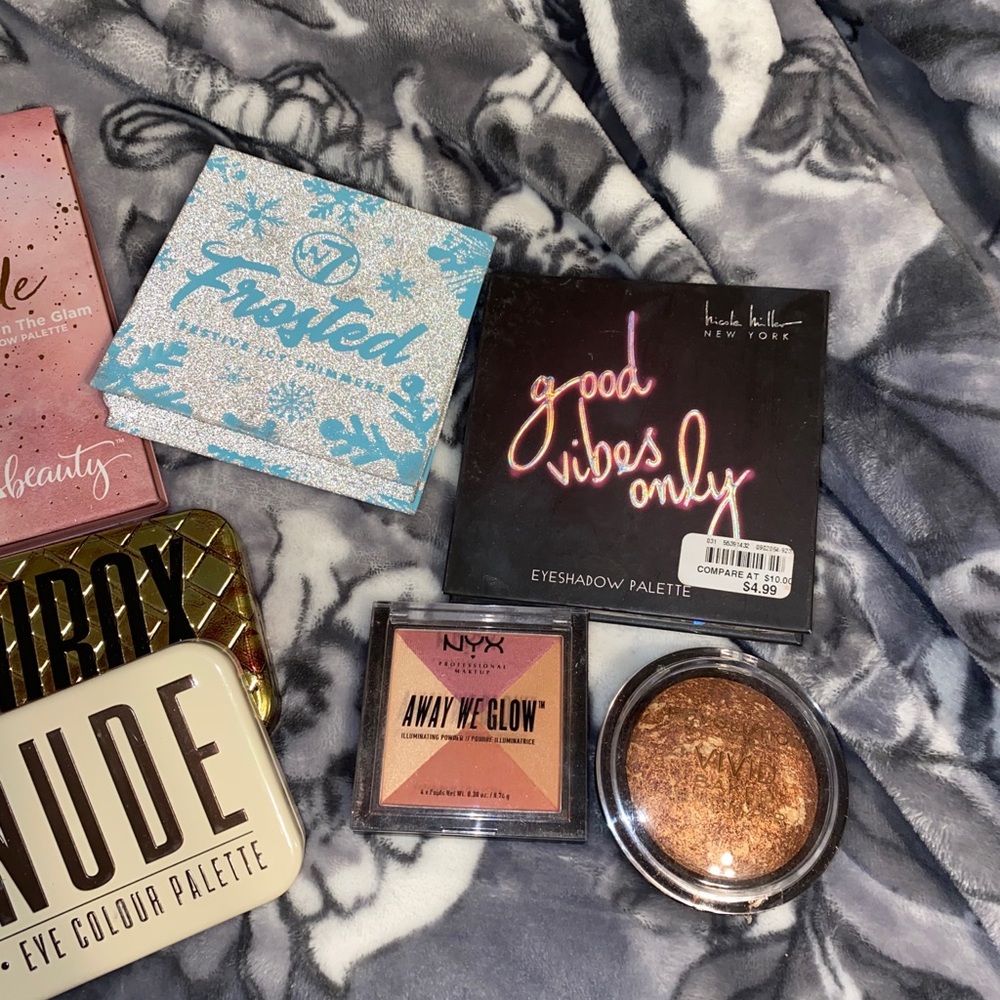 makeup bundle - Picture 5 of 5